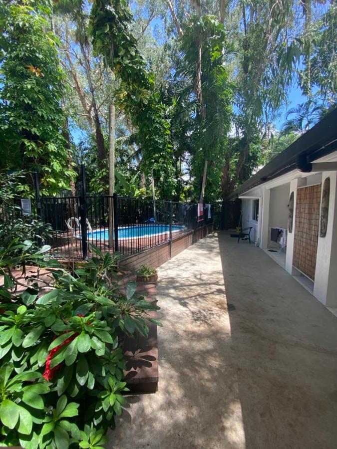 Cairns Beaches Flashpackers Palm Cove Extérieur photo