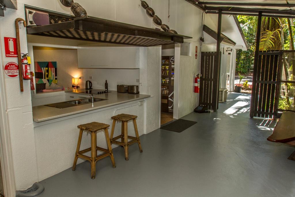 Cairns Beaches Flashpackers Palm Cove Extérieur photo